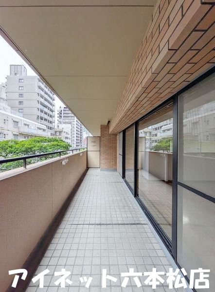 バルコニー　洗濯物はこちらでどうぞ