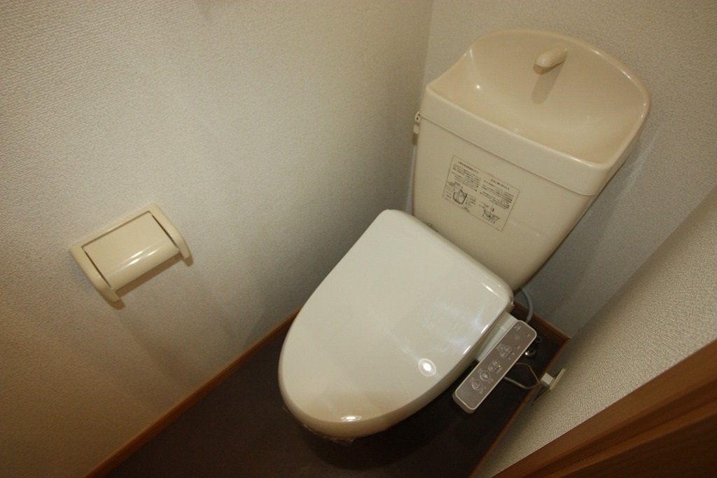 ＪＲ山陽本線 松永駅 徒歩25分 2階建 築24年のトイレ写真