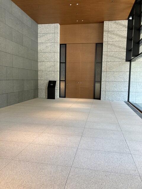 東京メトロ南北線 白金高輪駅 徒歩4分 45階建 築4年の外観写真