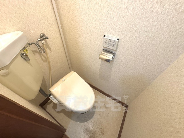 阪急京都線 茨木市駅 徒歩23分 3階建 築43年のトイレ写真