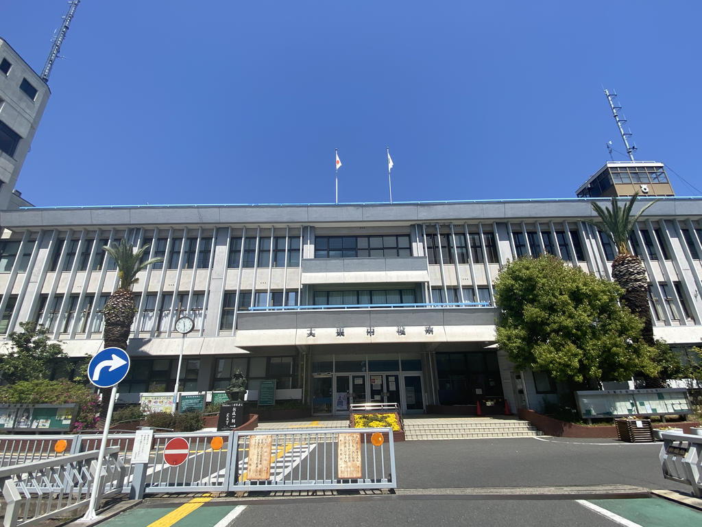 役所　大東市役所（役所）まで183m