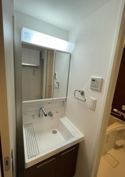 洗面設備　別部屋の画像を使用しております。
