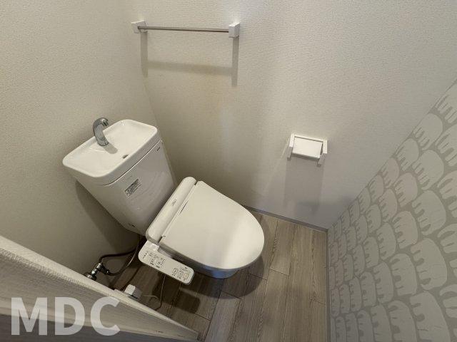 ＪＲ徳島線 鮎喰駅 徒歩13分 2階建 築7年のトイレ写真