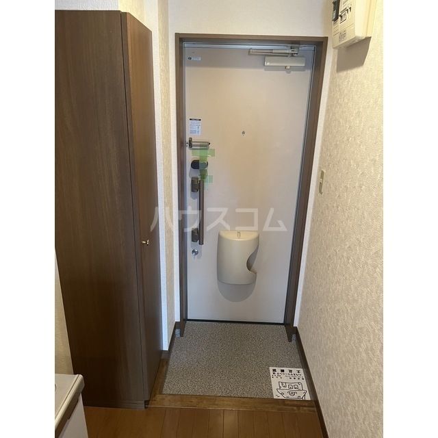 アンプルールクラージュ西青木の玄関写真