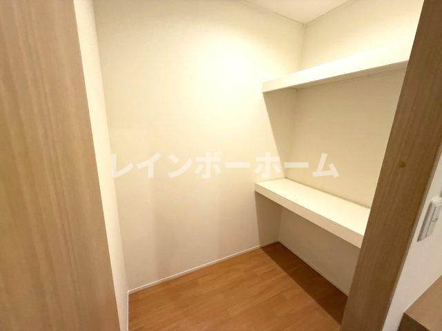 収納　※参考写真　反転間取り別部屋
