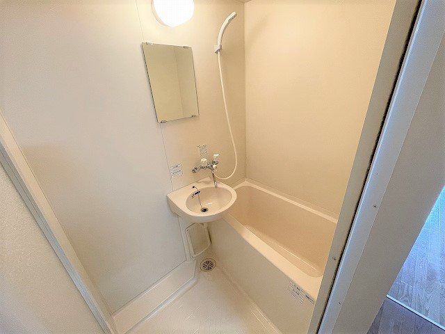バス・シャワールーム　同物件別部屋