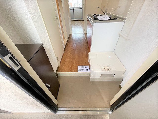 玄関　同物件別部屋