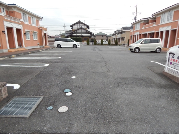 駐車場　駐車場