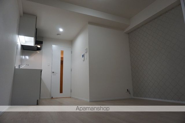 SK RESIDENCES 放出の居間写真