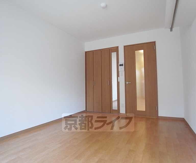 居室・リビング　南向きの明るいお部屋です