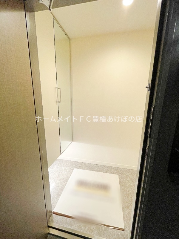 玄関　同型別部屋写真