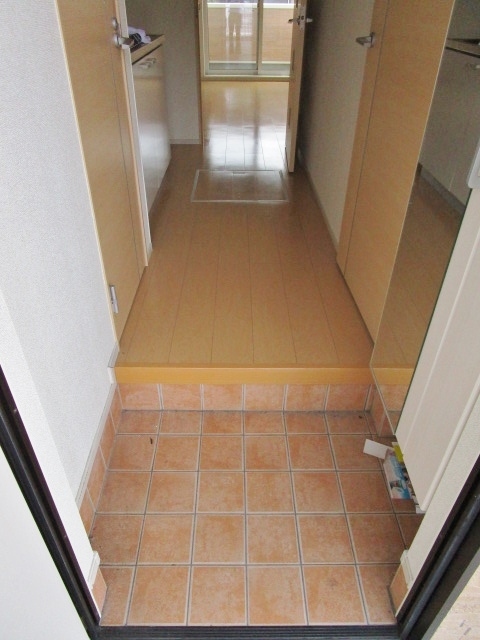 相鉄本線 瀬谷駅 徒歩5分 2階建 築14年の玄関写真