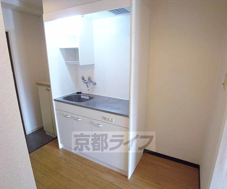 キッチン　コンパクトでも機能的です
