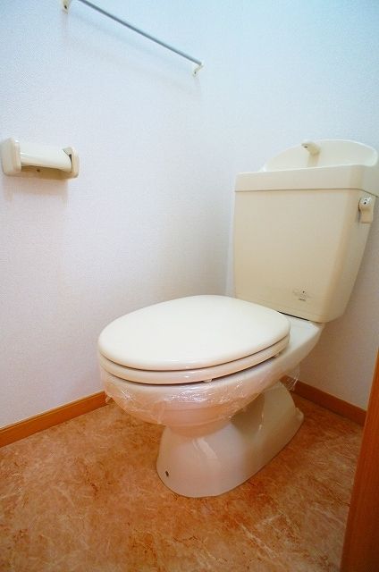 西武池袋線 仏子駅 徒歩7分 2階建 築24年のトイレ写真