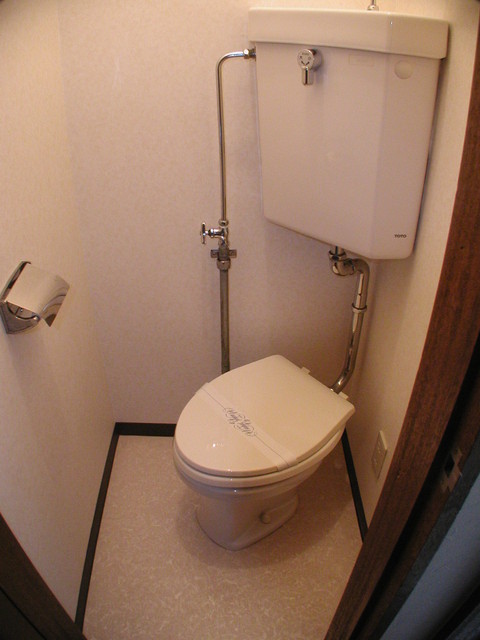 ＪＲ函館本線 厚別駅 徒歩5分 3階建 築33年のトイレ写真