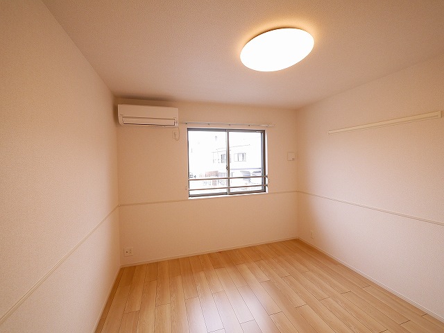 その他部屋・スペース　落ち着いて過ごせるお部屋なので、寝室にいかがでしょうか
