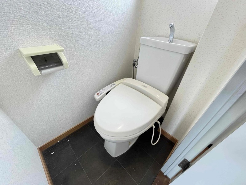 ＪＲ鹿児島本線 黒崎駅 徒歩8分 10階建 築35年のトイレ写真
