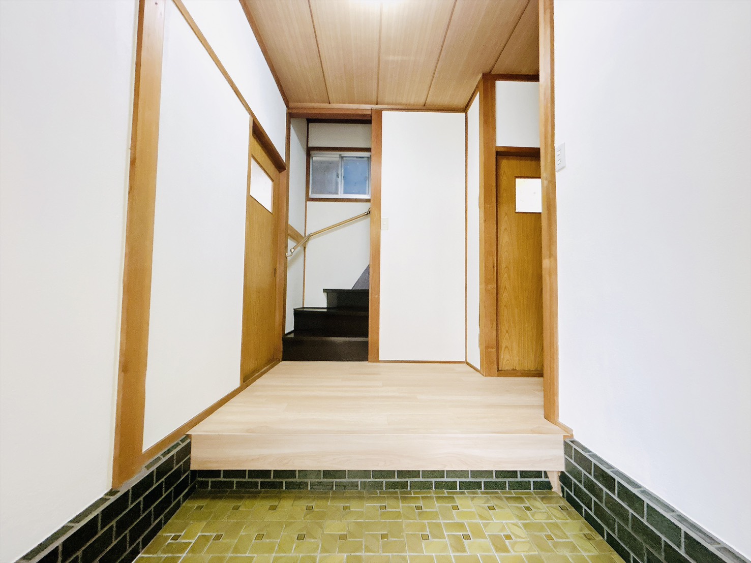 南海泉北線 光明池駅 徒歩10分 2階建 築47年の玄関写真