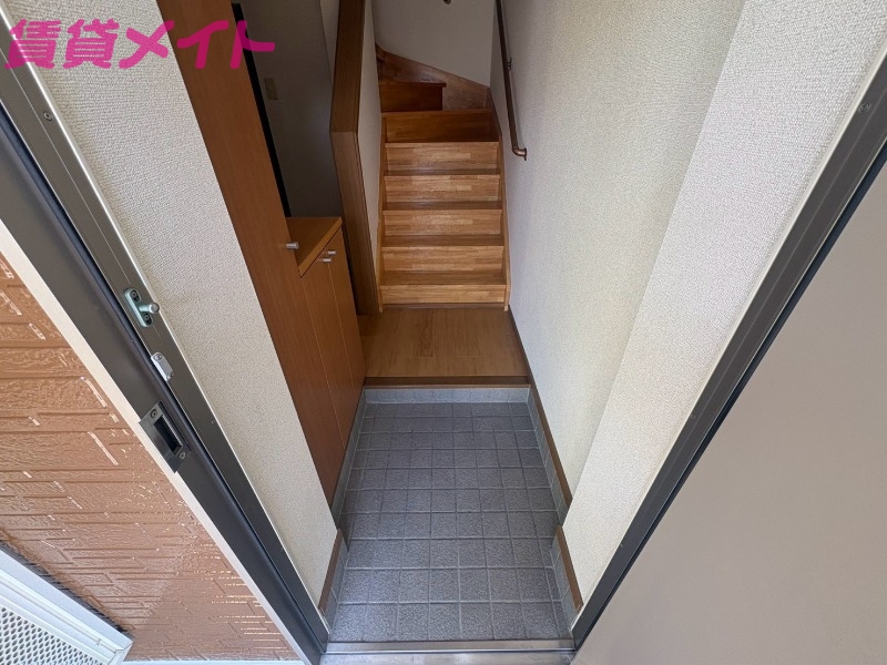 玄関　反転タイプ参考写真