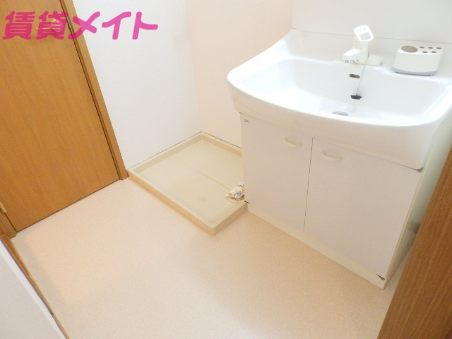 洗面設備　同型参考写真