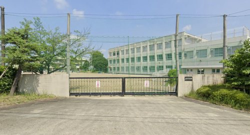 中学校　名古屋市立上社中学校（中学校）まで1607m