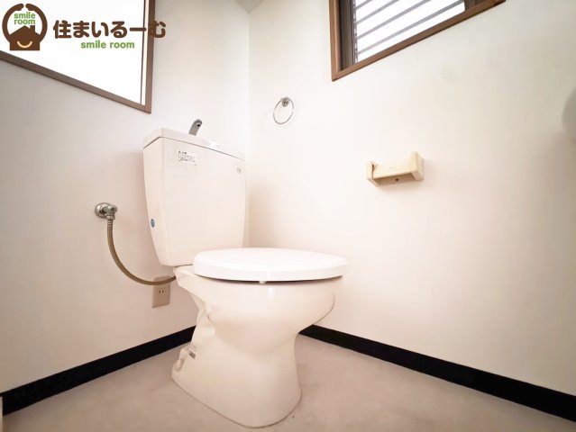 地下鉄御堂筋線 大国町駅 徒歩5分 9階建 築24年のトイレ写真