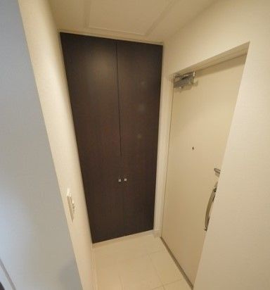 玄関　アイル銀座京橋壱番館