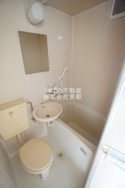 バス・シャワールーム　お掃除がしやすい３点ユニットバスです☆