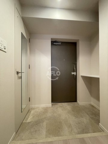 玄関　スプランディッド弁天町WEST　玄関