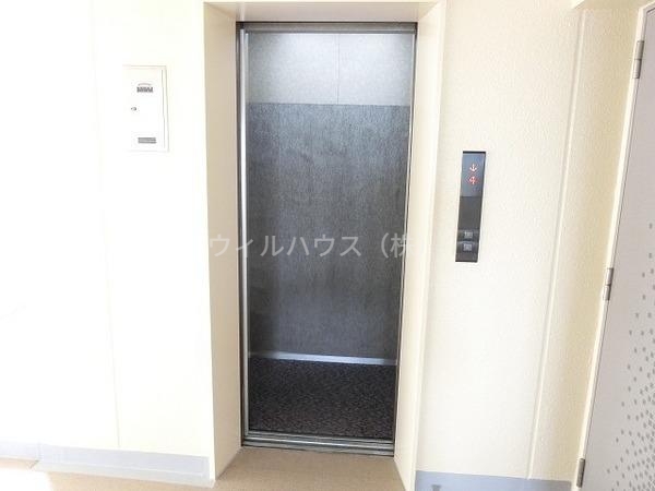 エントランス　エレベーター！