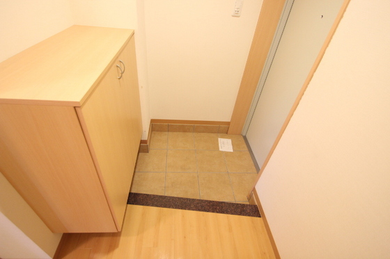 玄関　※別部屋の写真です
