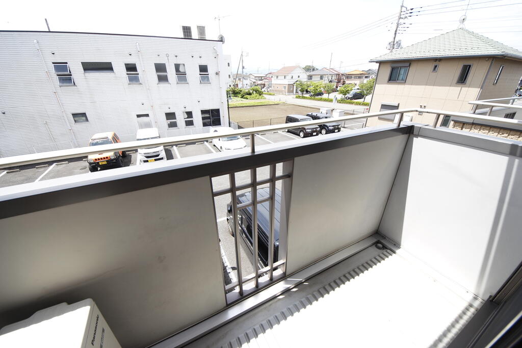 バルコニー　※反転・別部屋の写真です。