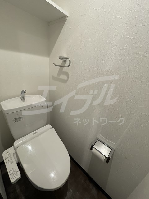 地下鉄長堀鶴見緑地線 蒲生四丁目駅 徒歩5分 9階建 築8年のトイレ写真