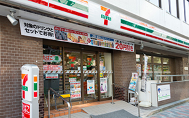 コンビニ　セブンイレブン中央区明石町店（コンビニ）まで970m