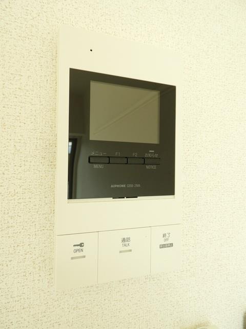 セキュリティ　お部屋から来客を確認できるモニター付きインターホン♪