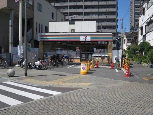 コンビニ　セブンイレブン 吹田片山1丁目店（コンビニ）まで235m