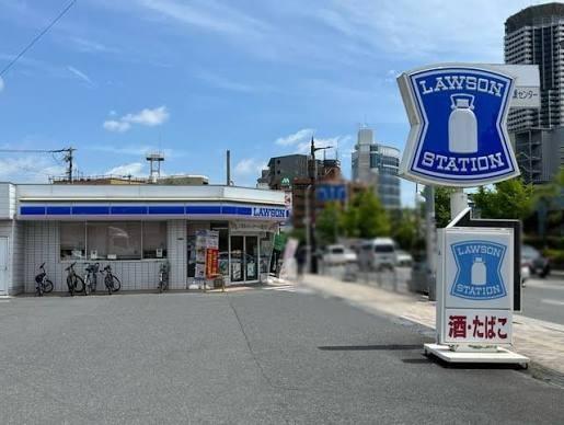 コンビニ　ローソン 吹田片山二丁目店（コンビニ）まで321m