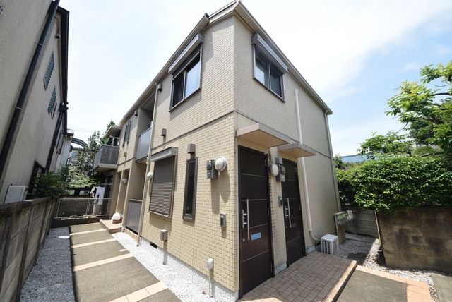 建物外観　★駅徒歩4分の駅近物件です★