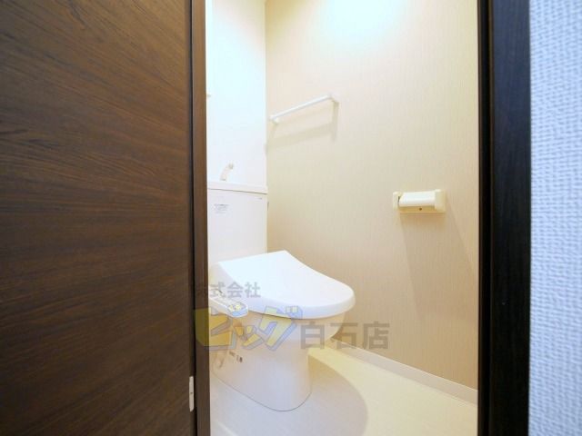 トイレ　ウォシュレット付きのトイレです♪