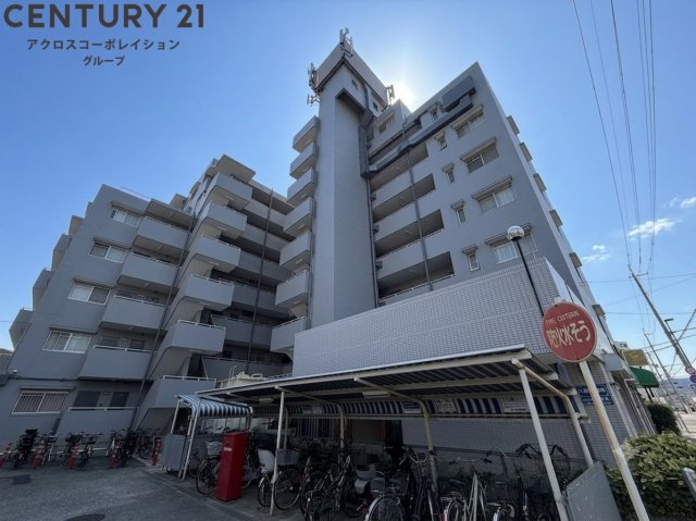 建物外観　エレベーター付きで重たい荷物も楽々♪