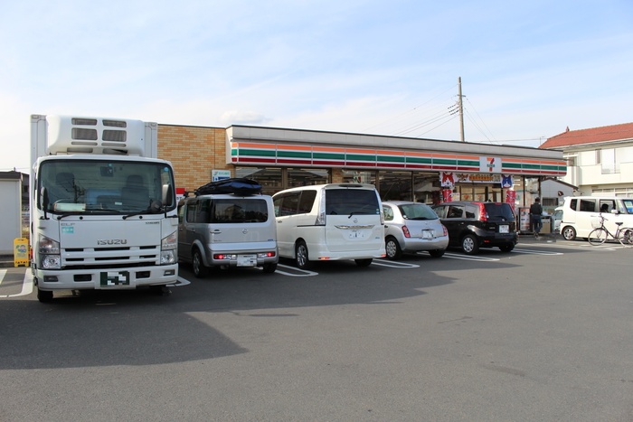 コンビニ　セブンイレブン（コンビニ）まで80m