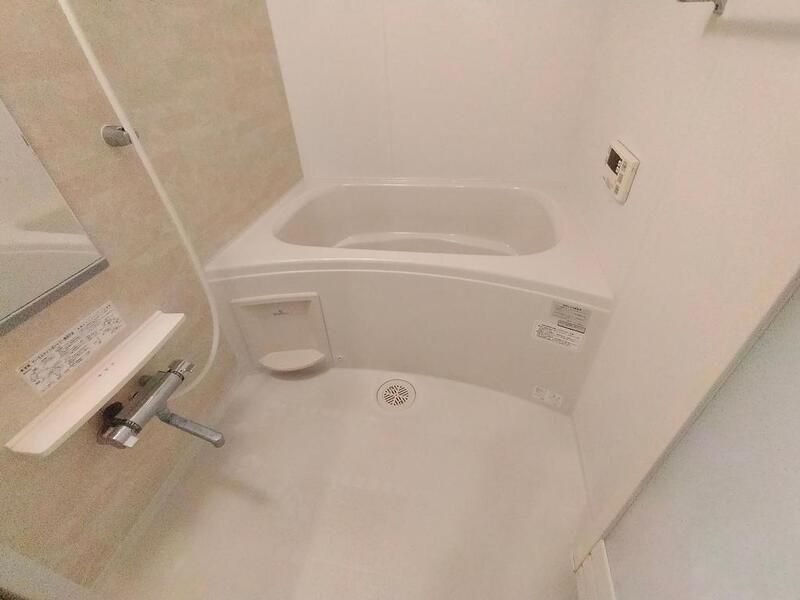 バス・シャワールーム　コンパクトで使いやすいお風呂です
