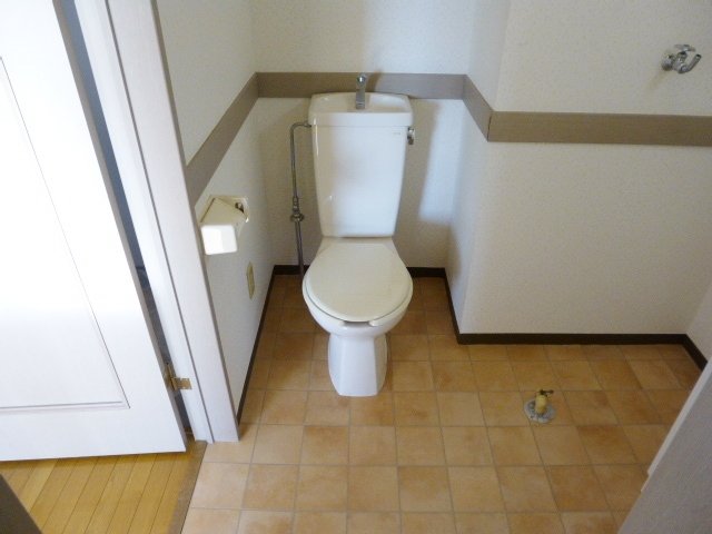 トイレ　落ち着いた色調のトイレです♪