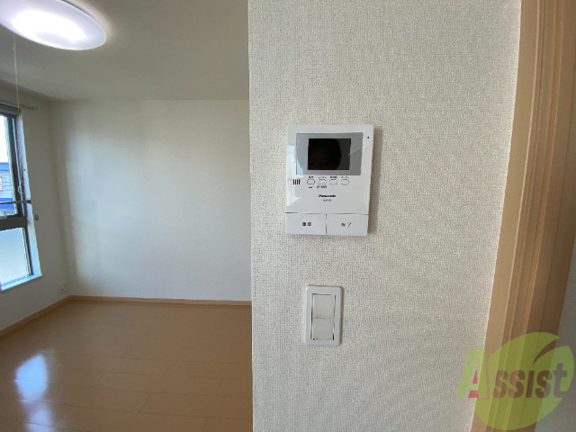 その他設備　モニター付きのインターホン。急な来客も安心ですね。