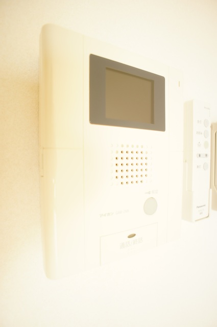 セキュリティ　同建物別部屋の写真になります。