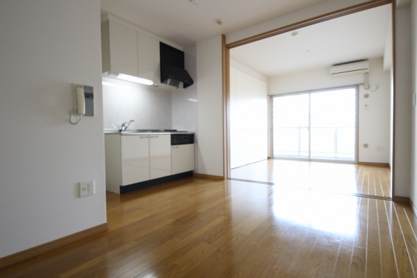 居室・リビング　※写真は反転タイプです（以下同）※