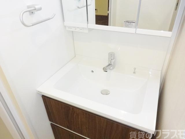 洗面設備　清潔感タップリです。