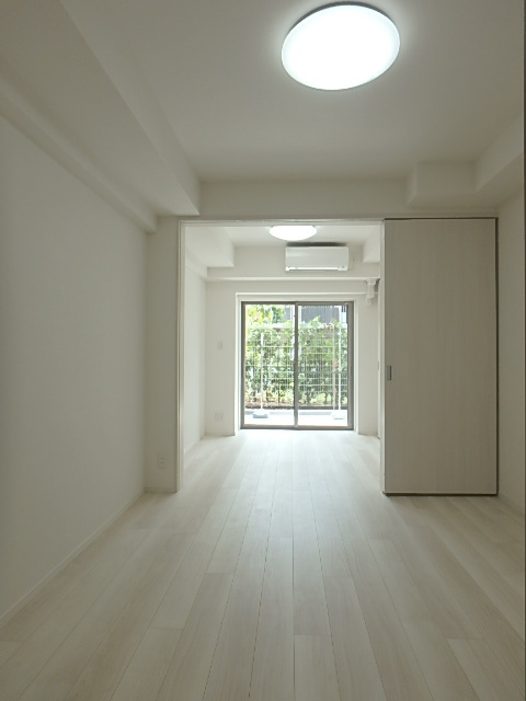居室・リビング　※同物件、別部屋になります。
