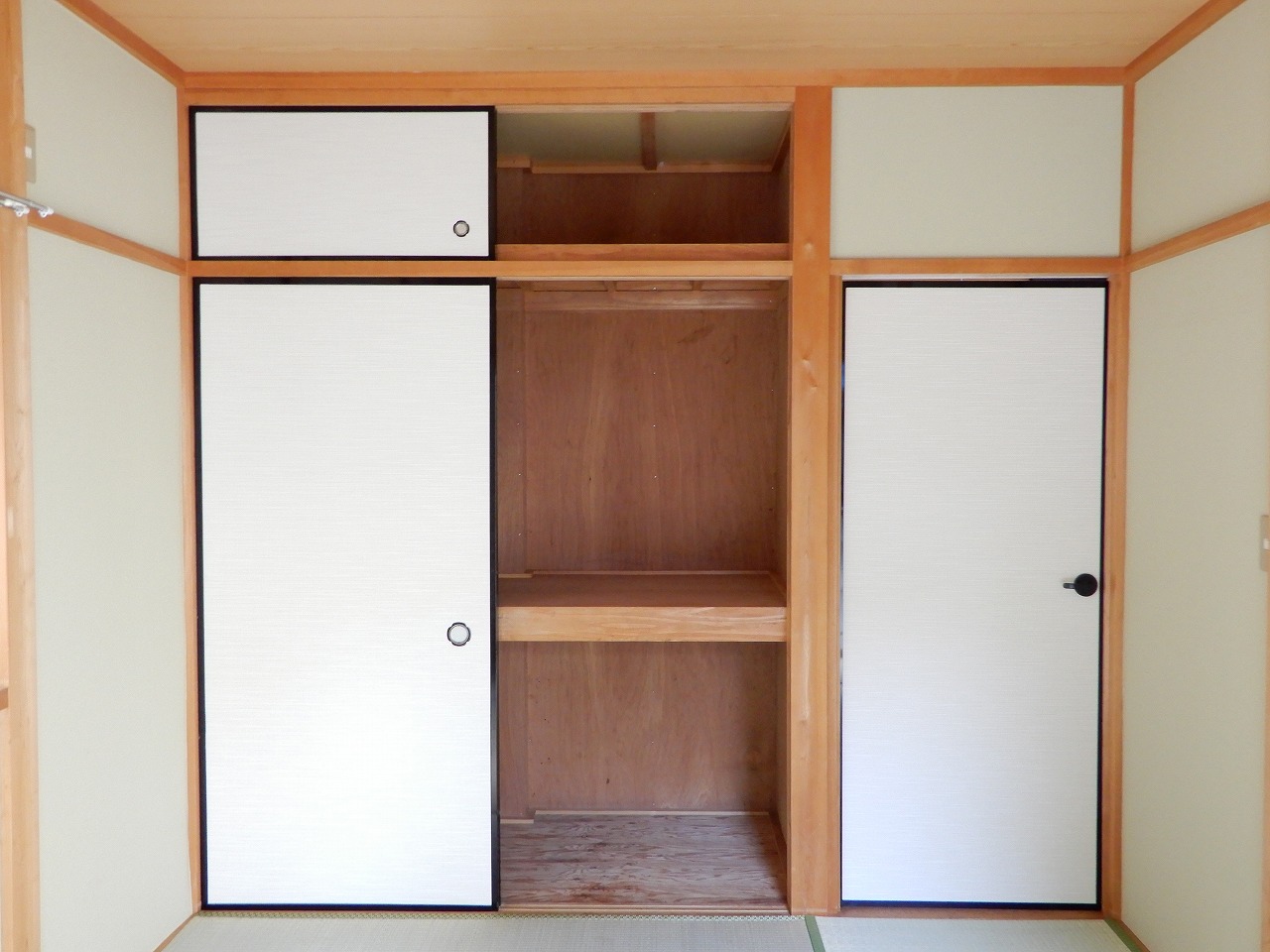 収納　押入