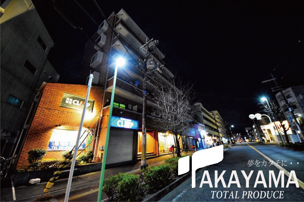 建物外観　夜の外観写真です★駅からまっすぐ大通り沿いで安心です★